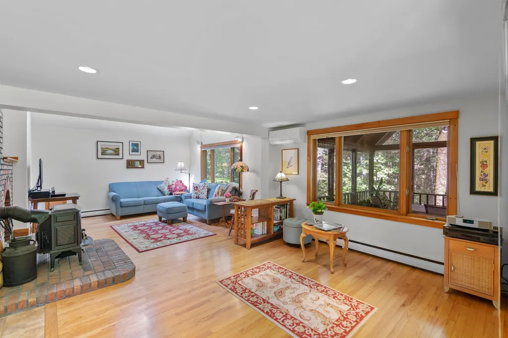 21 Allens Avenue Lee NH 03861
