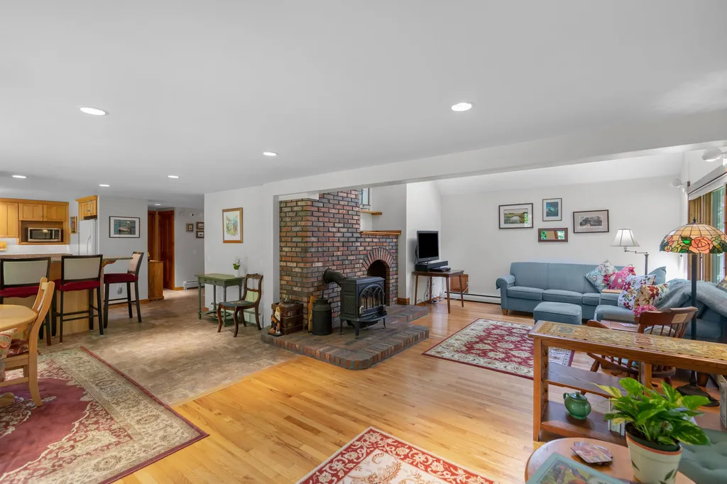 21 Allens Avenue Lee NH 03861