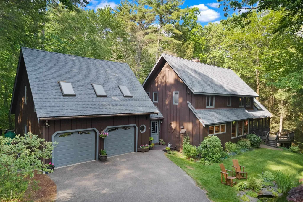 21 Allens Avenue Lee NH 03861