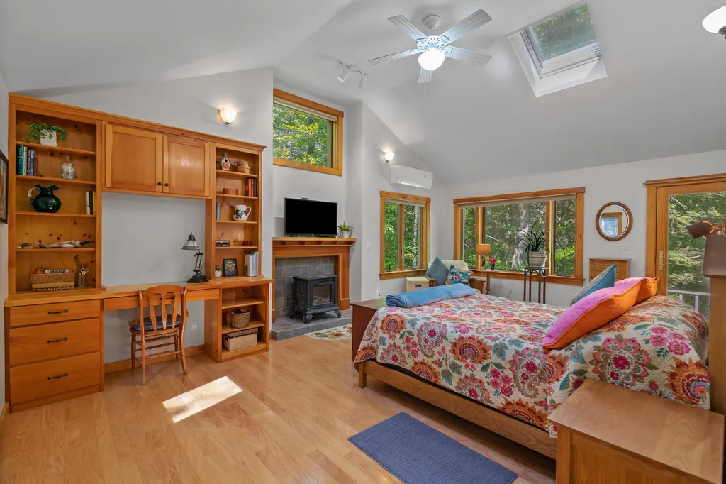 21 Allens Avenue Lee NH 03861