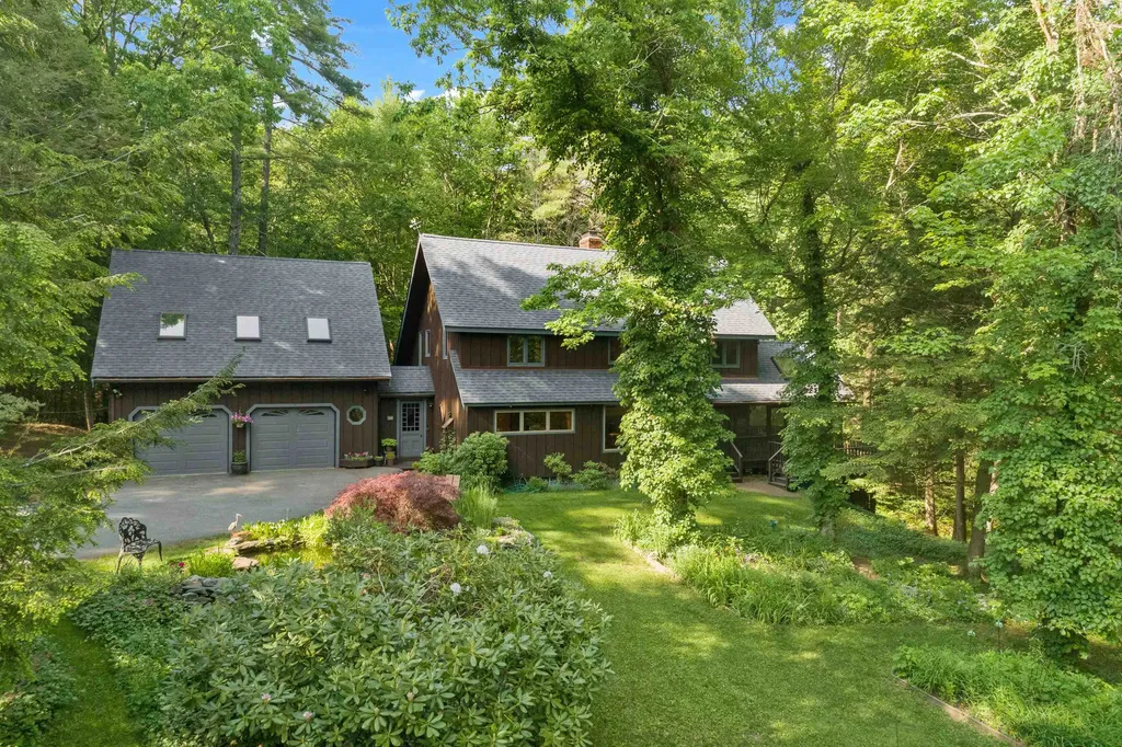 21 Allens Avenue Lee NH 03861