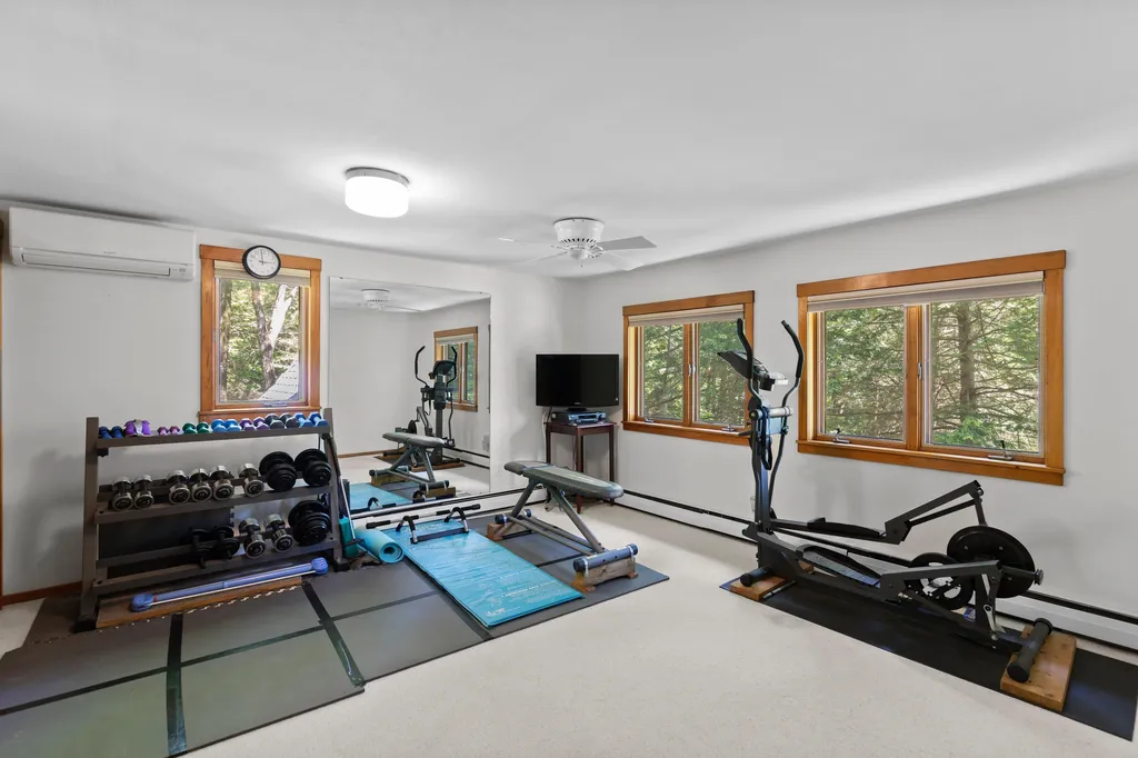 21 Allens Avenue Lee NH 03861