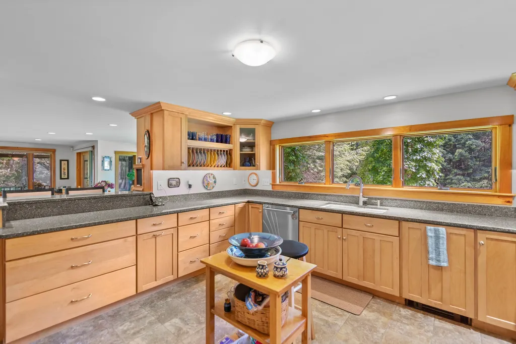 21 Allens Avenue Lee NH 03861