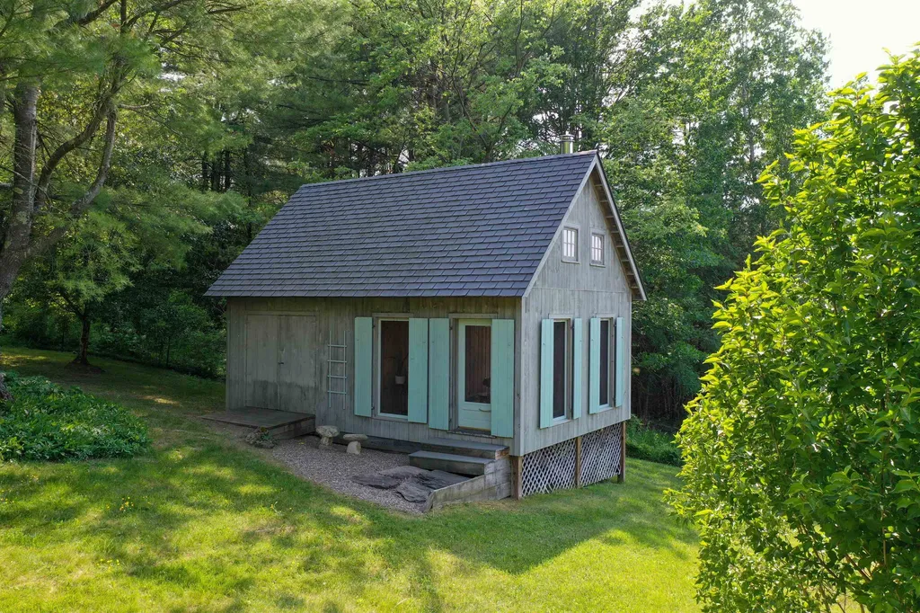 1595 Delong Road Cornwall VT 05753