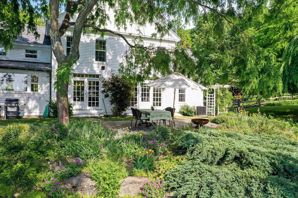 1595 Delong Road Cornwall VT 05753