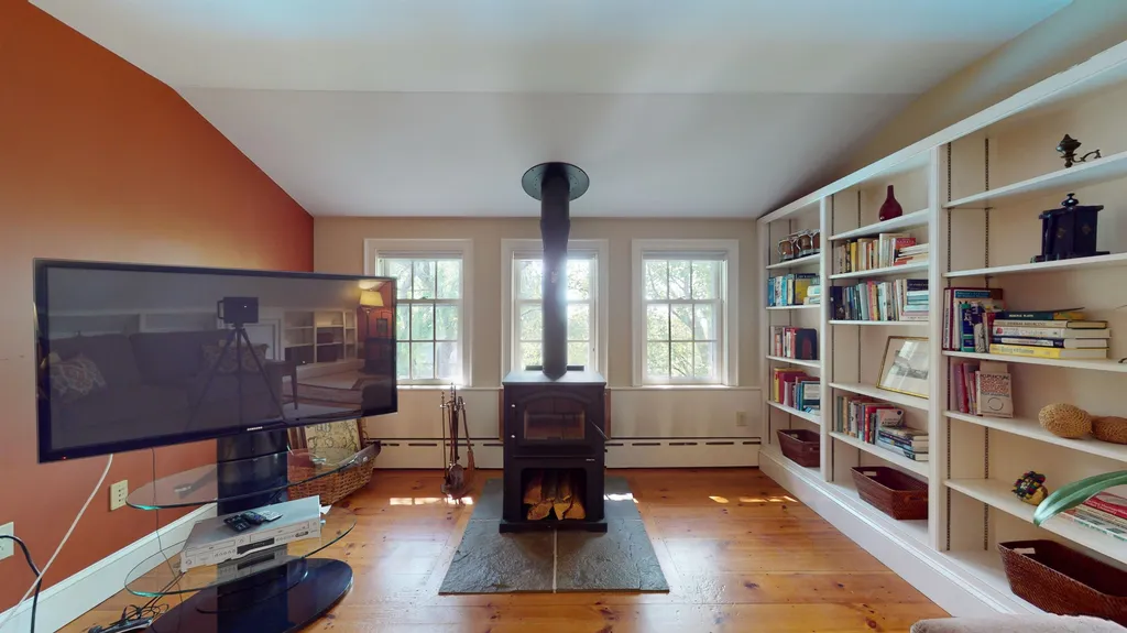 1595 Delong Road Cornwall VT 05753