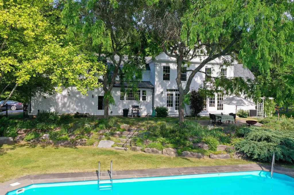 1595 Delong Road Cornwall VT 05753