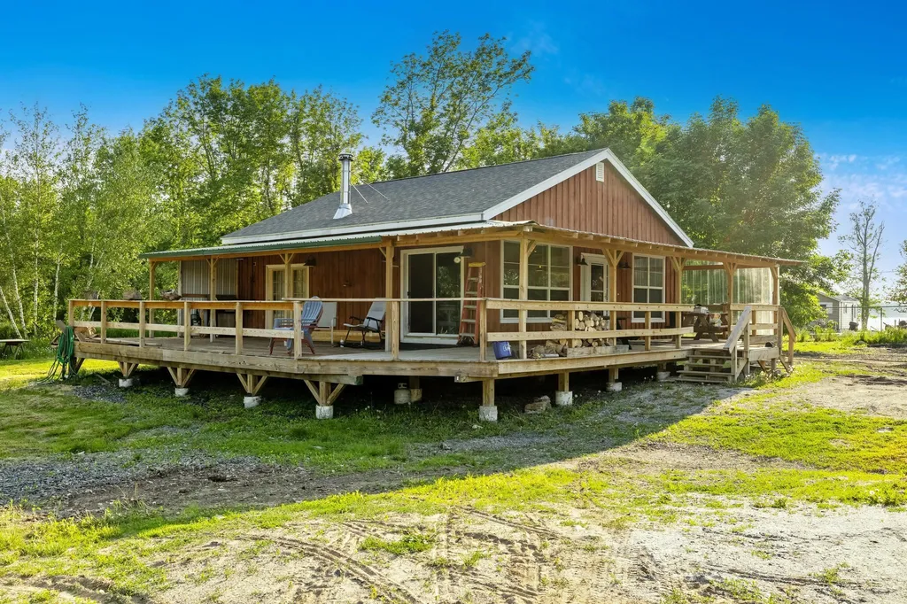 30 Senesac Place Isle La Motte VT 05463