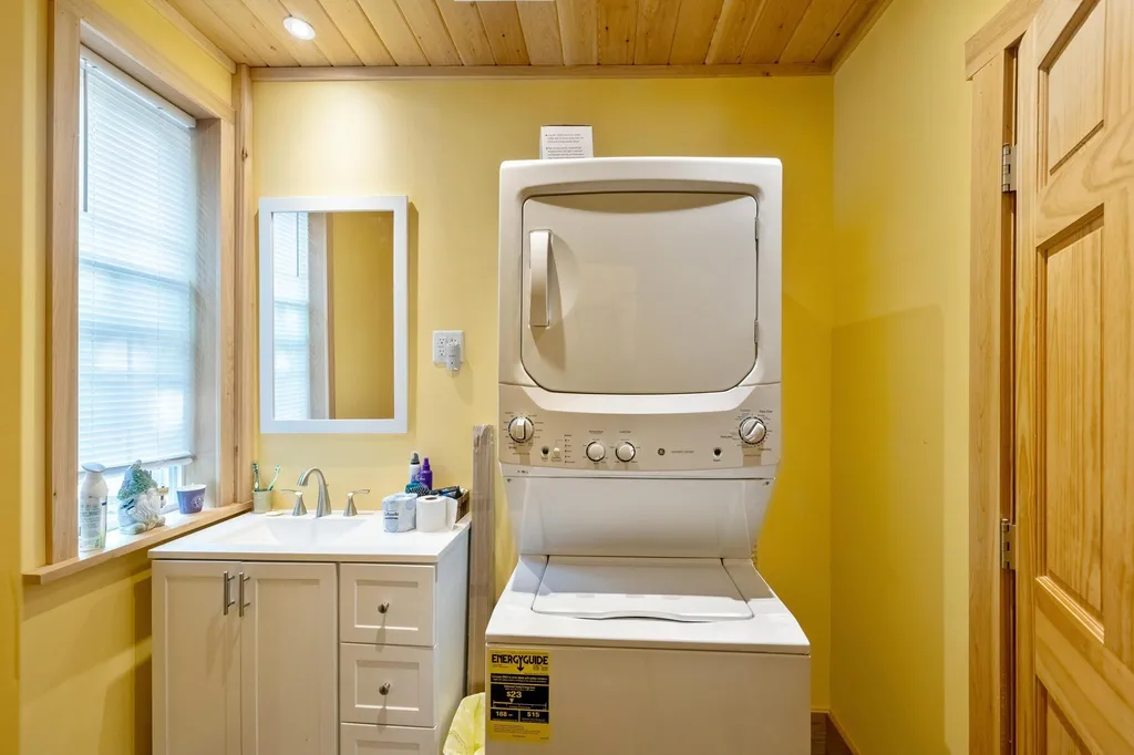 30 Senesac Place Isle La Motte VT 05463