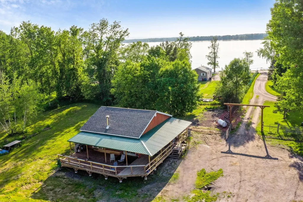 30 Senesac Place Isle La Motte VT 05463