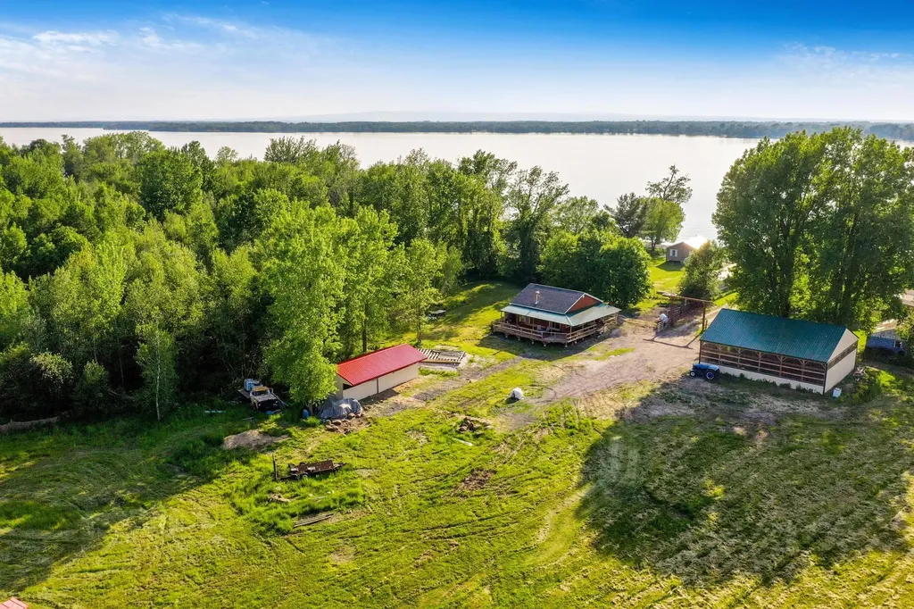 30 Senesac Place Isle La Motte VT 05463