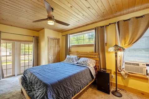 30 Senesac Place Isle La Motte VT 05463