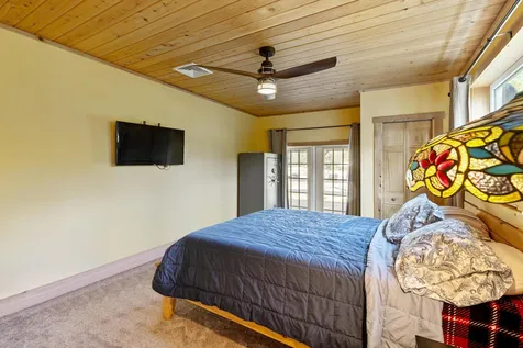 30 Senesac Place Isle La Motte VT 05463