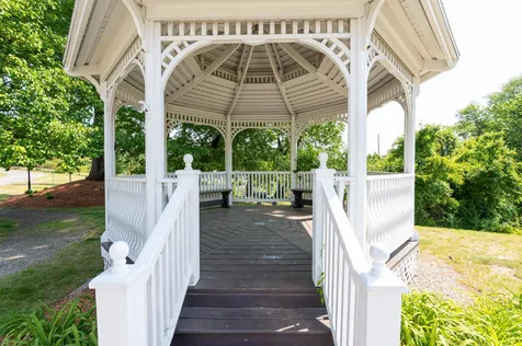 9 Crosswoods Path Boulevard Merrimack NH 03054