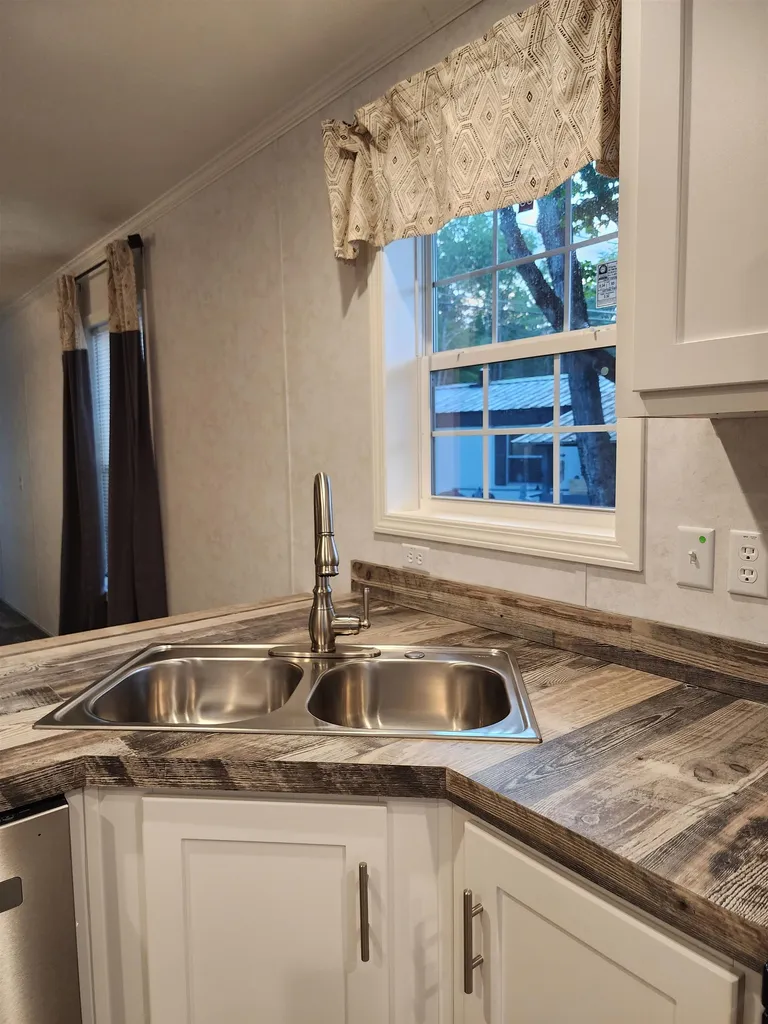 22 Elizabeth Drive Boscawen NH 03303