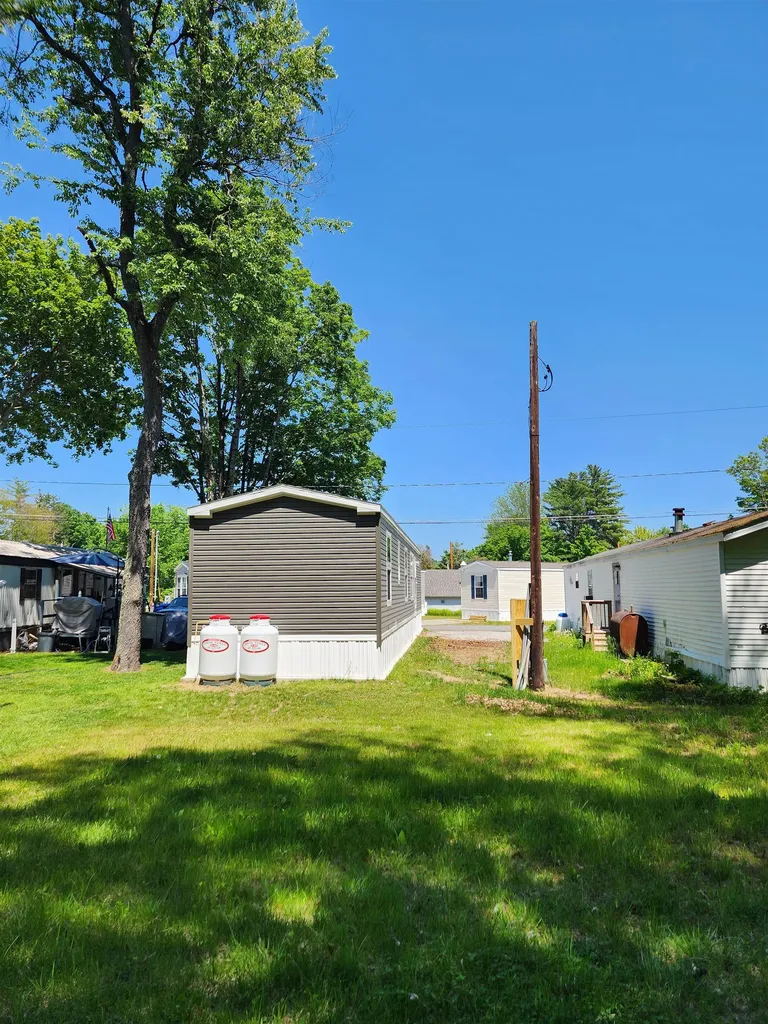 22 Elizabeth Drive Boscawen NH 03303