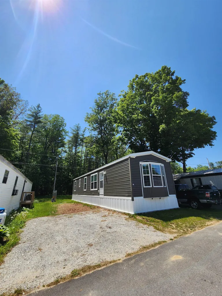 22 Elizabeth Drive Boscawen NH 03303