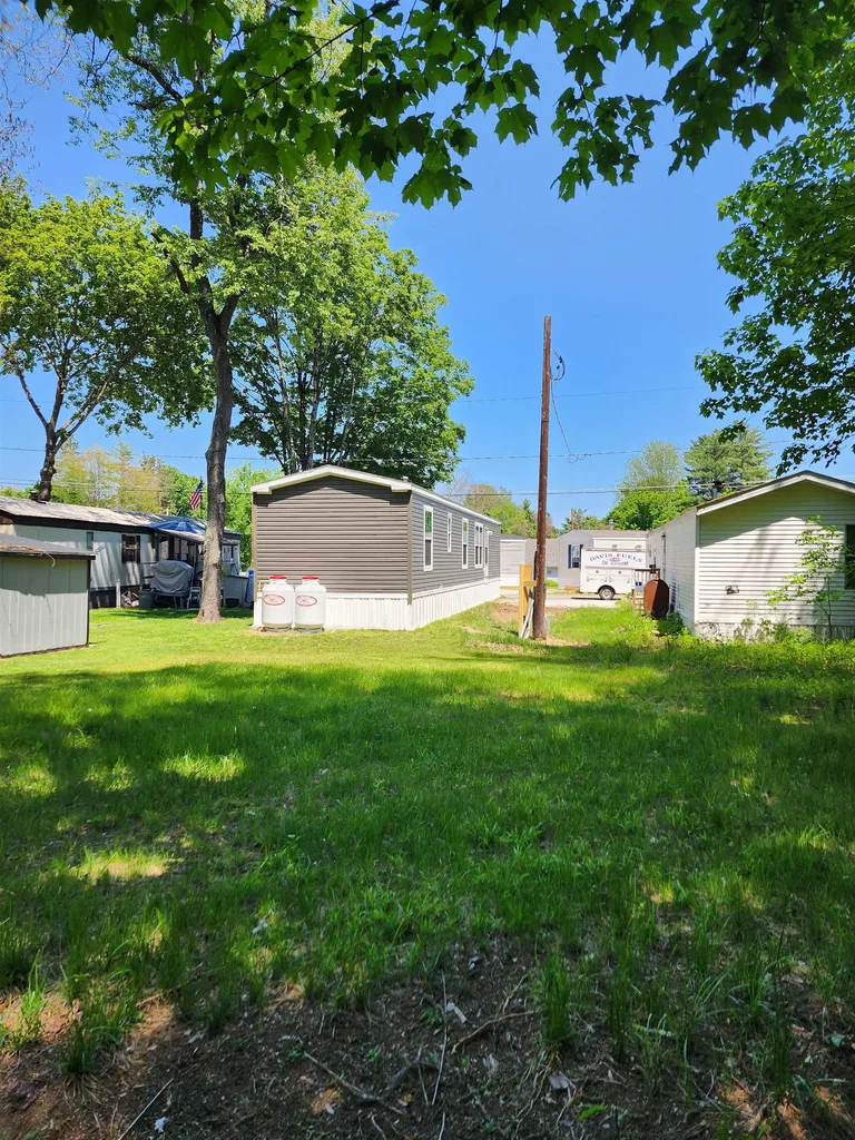 22 Elizabeth Drive Boscawen NH 03303
