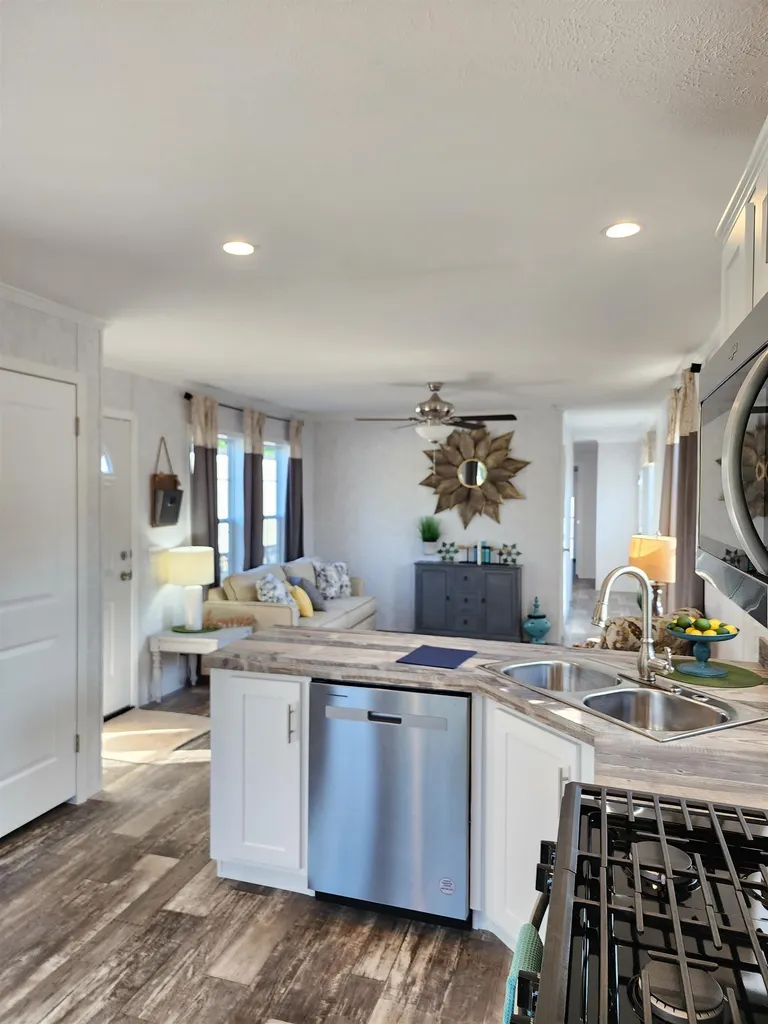22 Elizabeth Drive Boscawen NH 03303