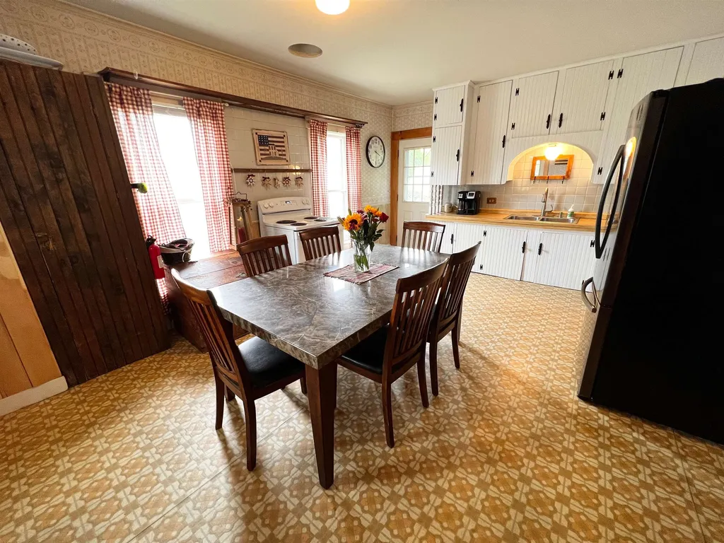 18 Mcleod Hill Road Barre Town VT 05654