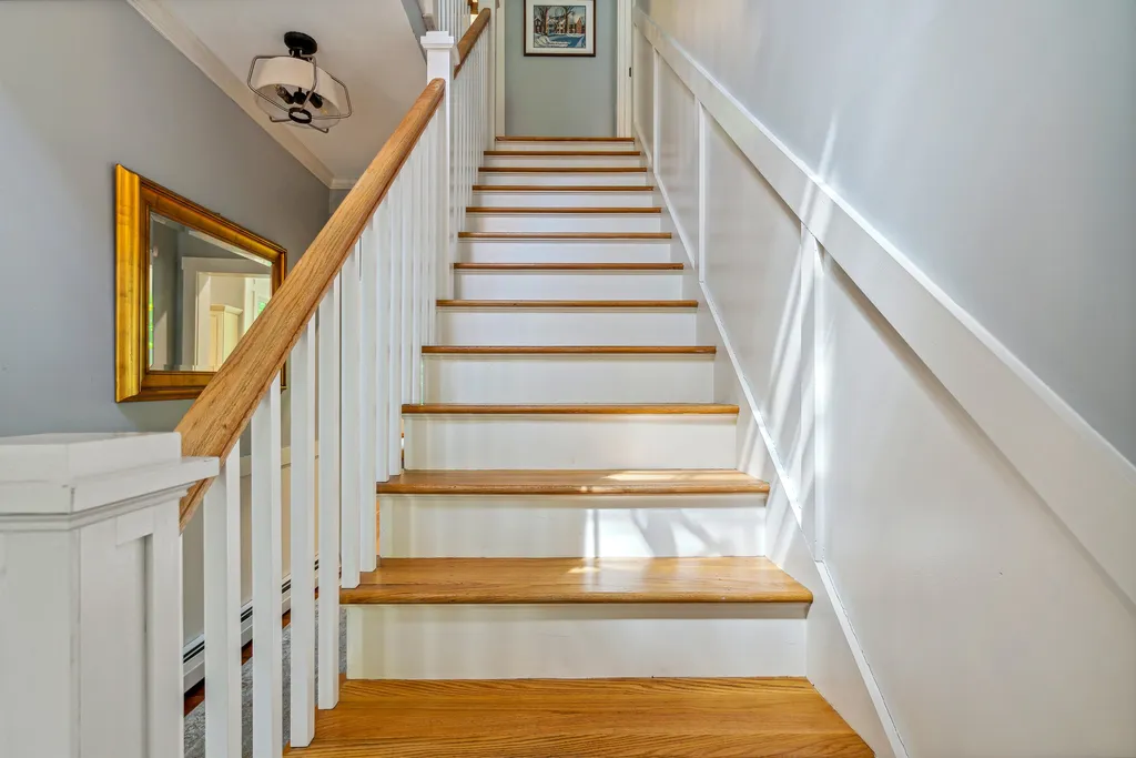 814 Noyes Lane Hartford VT 05059
