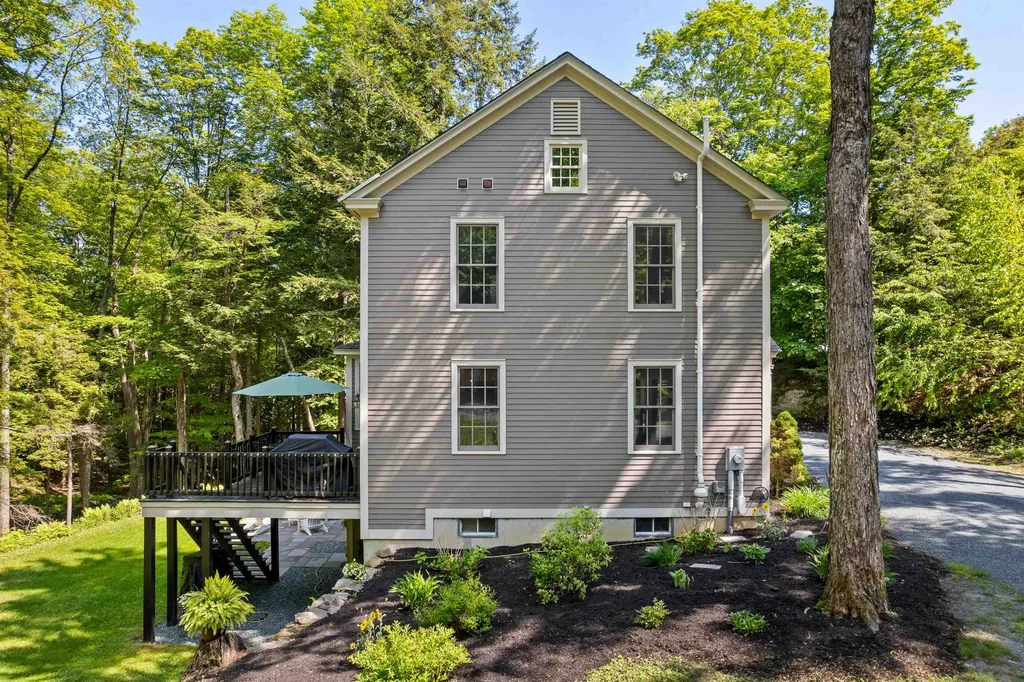 814 Noyes Lane Hartford VT 05059