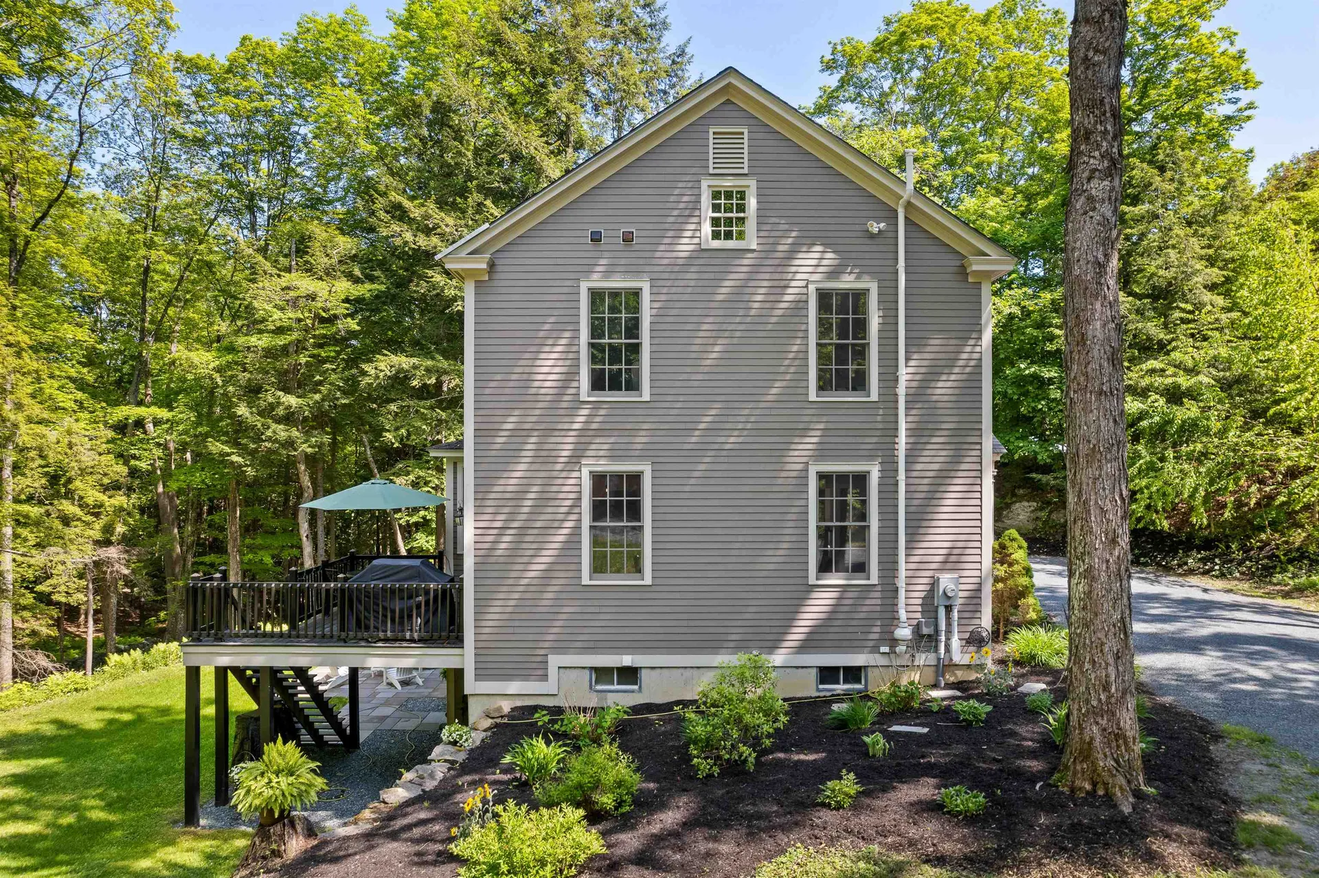 814 Noyes Lane Hartford VT 05059