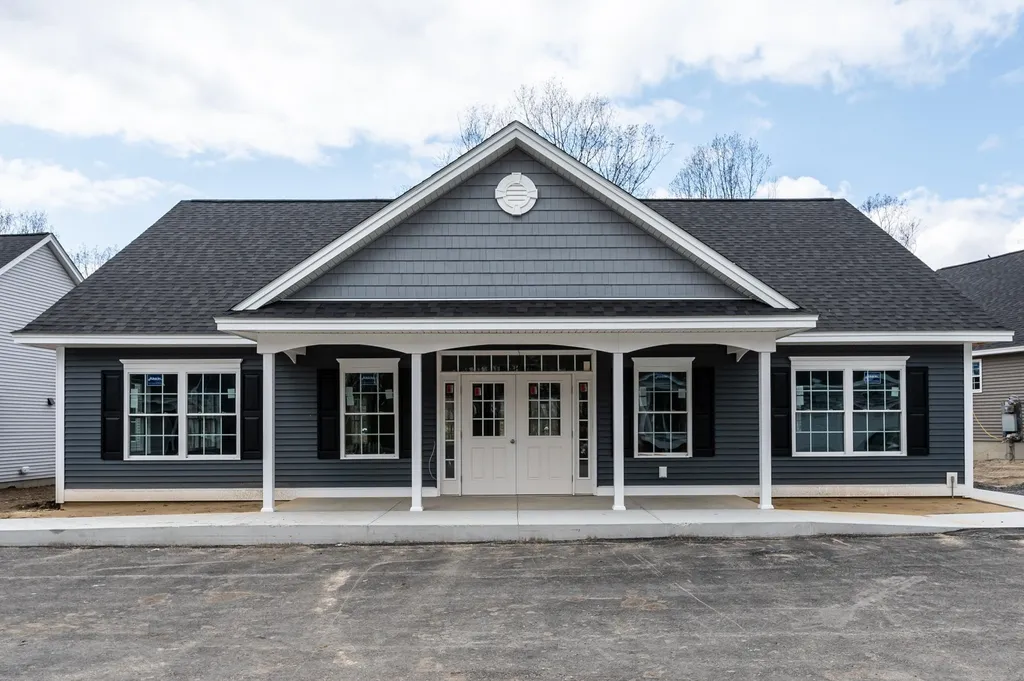 73 Massie Circle Hudson NH 03051