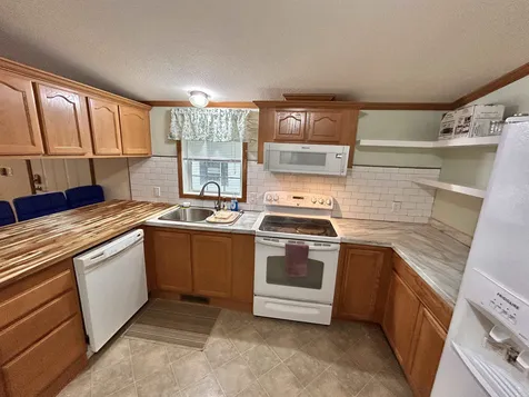36 Evergreen Terrace Lee NH 03861