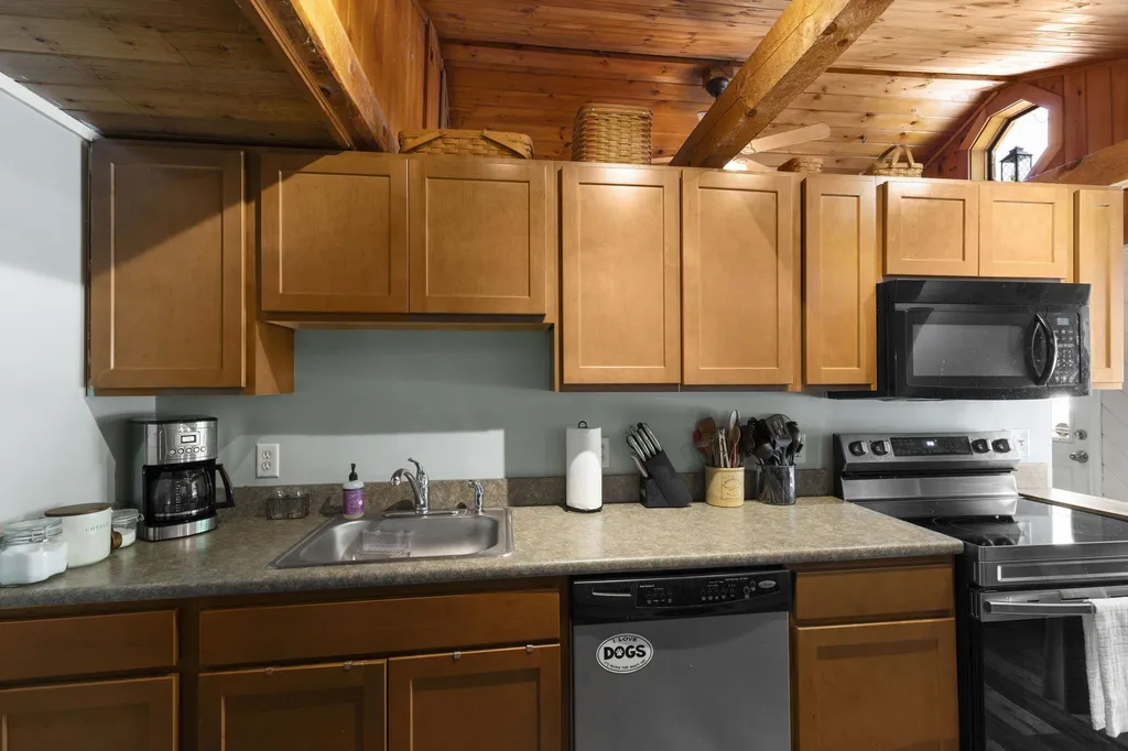 98 Greenhill Road Barrington NH 03825