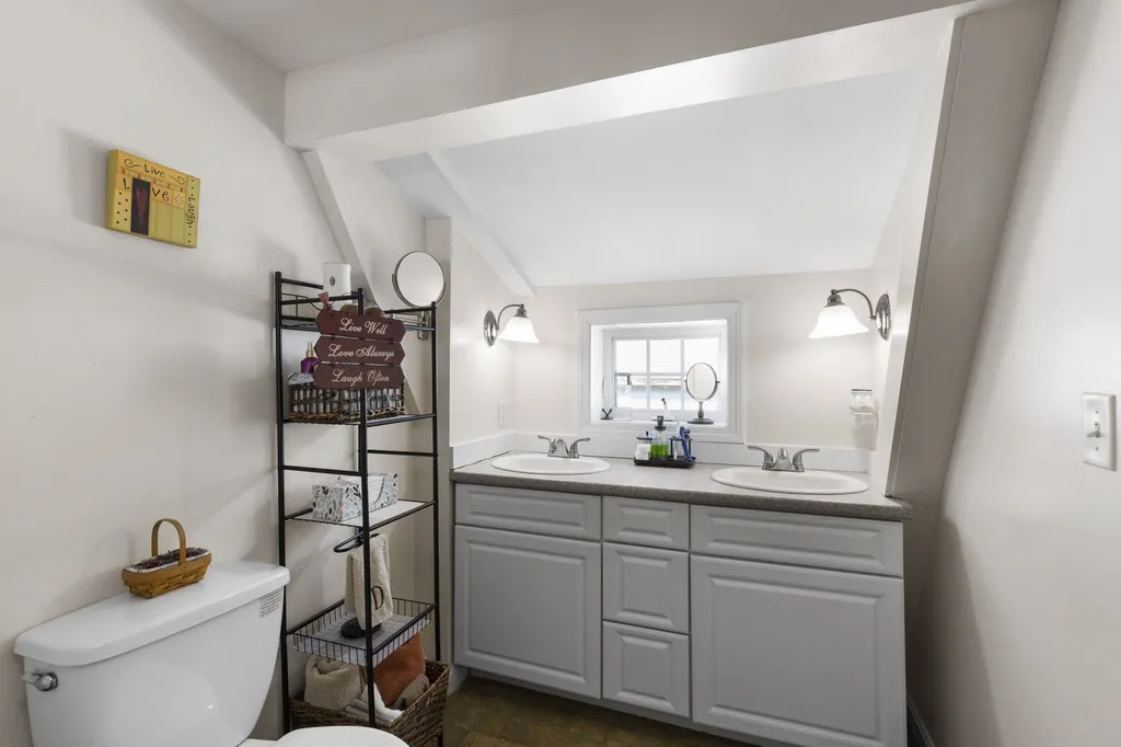 98 Greenhill Road Barrington NH 03825