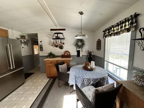 28 Hemlock Drive Tamworth NH 03886