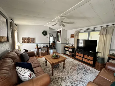 28 Hemlock Drive Tamworth NH 03886