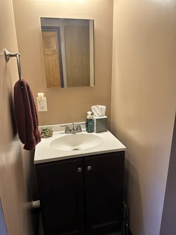 28 Hemlock Drive Tamworth NH 03886