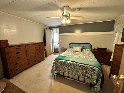 28 Hemlock Drive Tamworth NH 03886