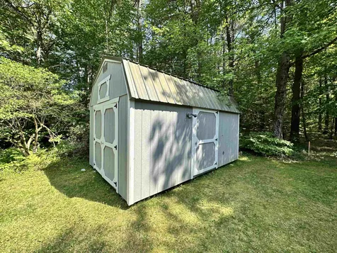 28 Hemlock Drive Tamworth NH 03886