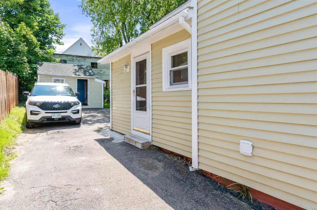 81 Winter Street Laconia NH 03246