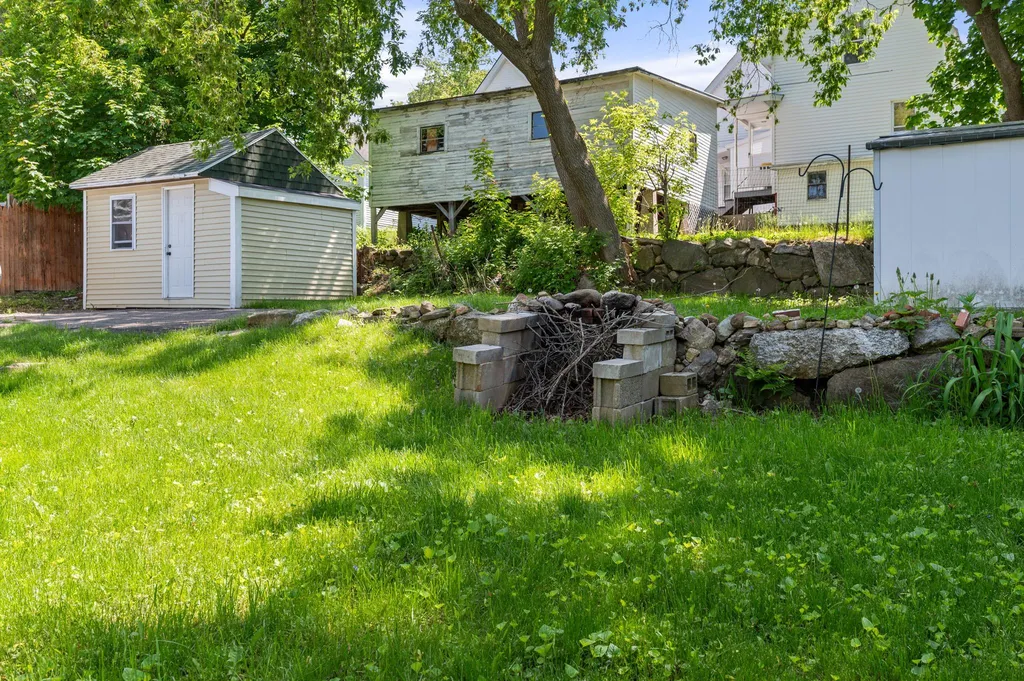 81 Winter Street Laconia NH 03246