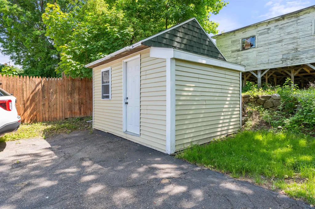 81 Winter Street Laconia NH 03246