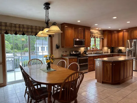 43 Anthony Drive Londonderry NH 03053