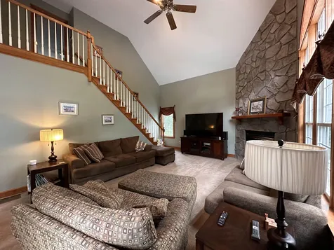 43 Anthony Drive Londonderry NH 03053