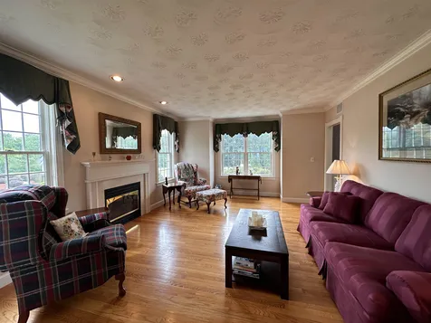 43 Anthony Drive Londonderry NH 03053