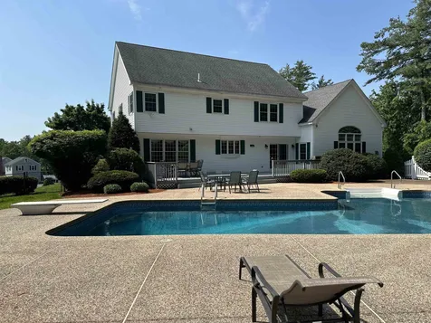 43 Anthony Drive Londonderry NH 03053
