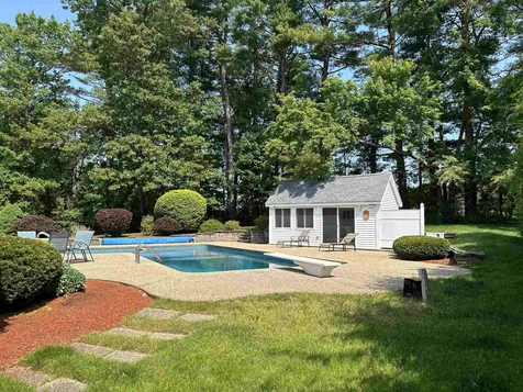 43 Anthony Drive Londonderry NH 03053