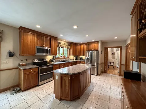 43 Anthony Drive Londonderry NH 03053