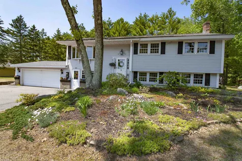 8 Hazen Road Bedford NH 03110