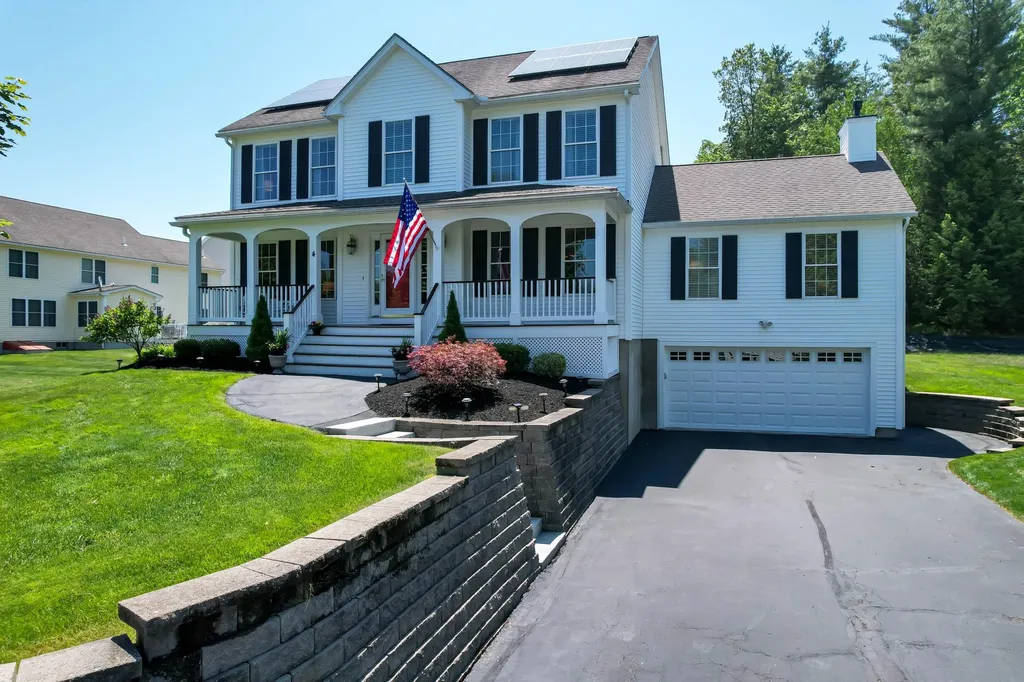 4 Chokeberry Lane Nashua NH 03062
