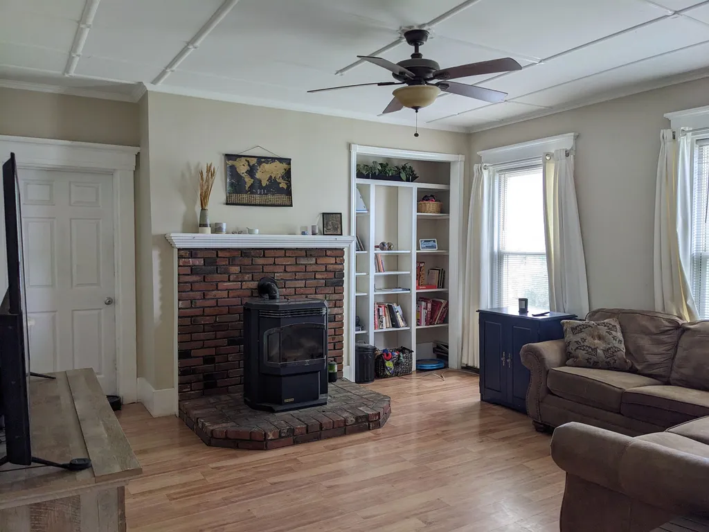 18 Pleasant Street Lancaster NH 03584