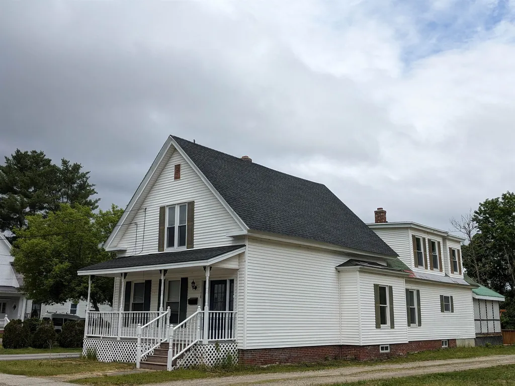 18 Pleasant Street Lancaster NH 03584