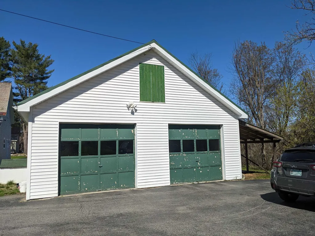 18 Pleasant Street Lancaster NH 03584